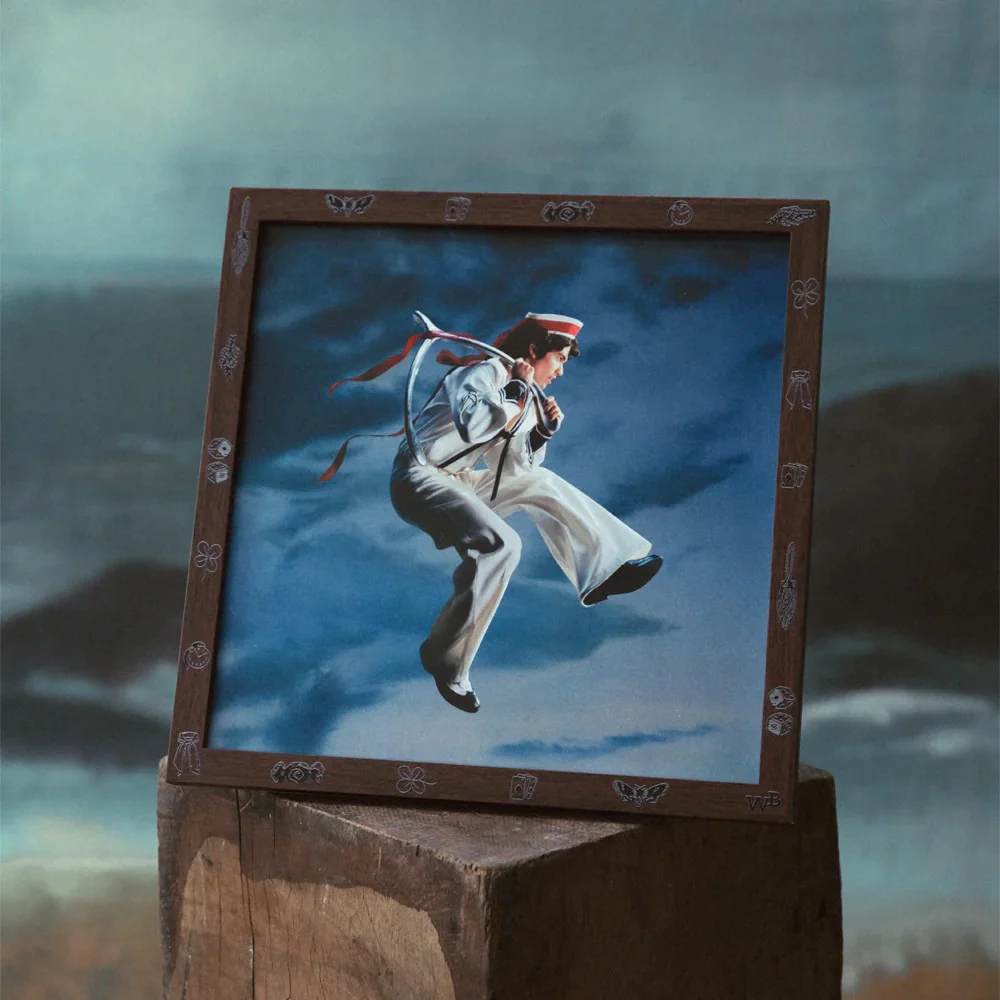 Wishbone Vinyl Frame - Image 4